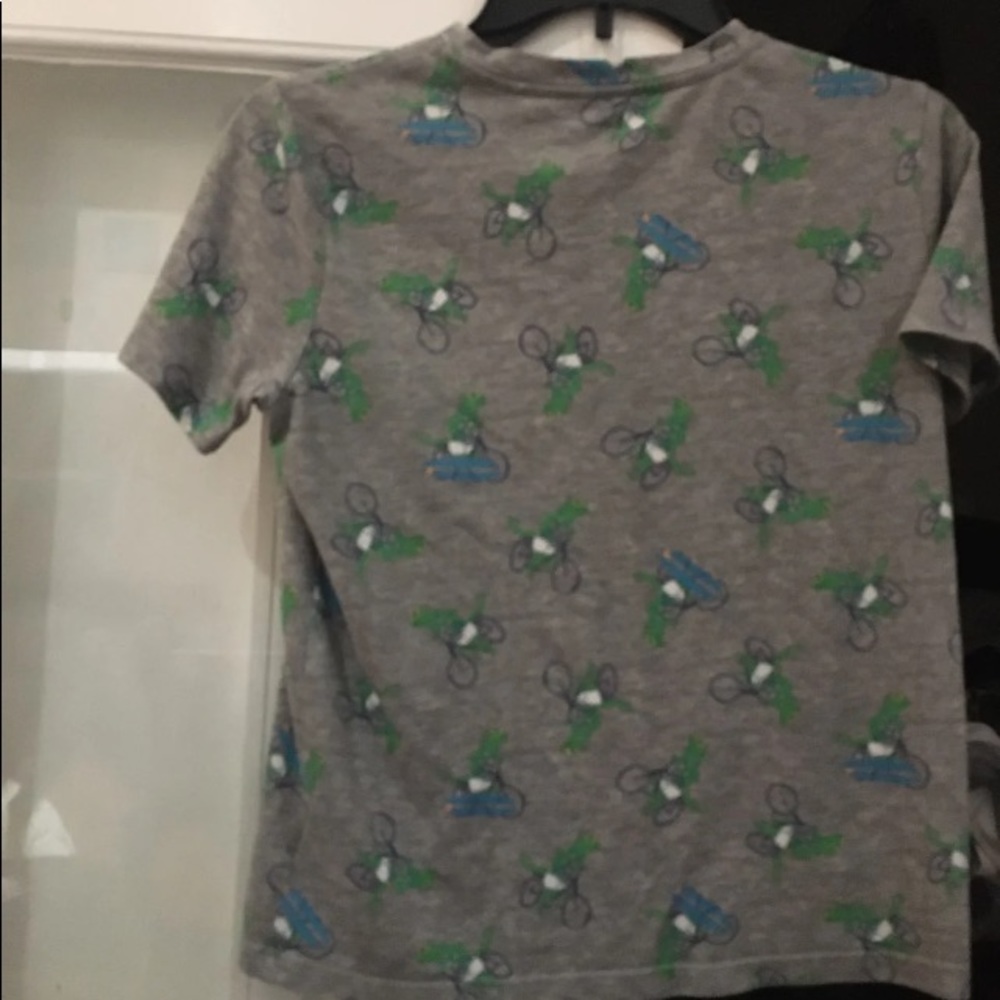 Old navy gecko shirt